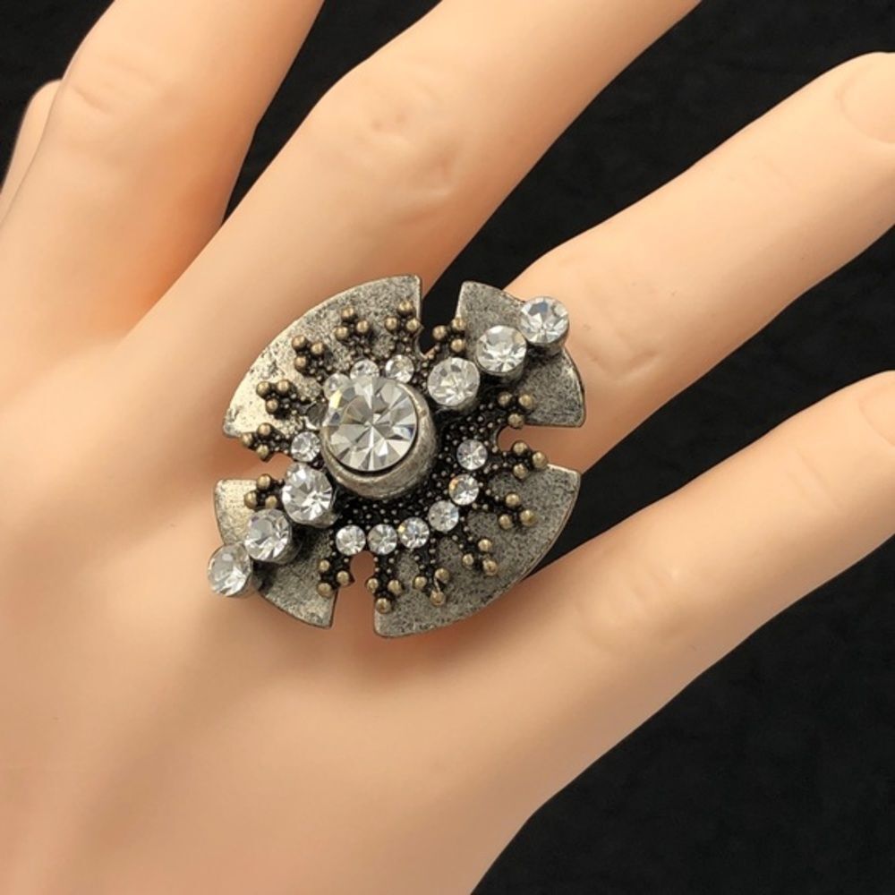 Abstract Rhinestone Silver Tone Statement Cocktail Stretch Ring - Picture 2 of 4